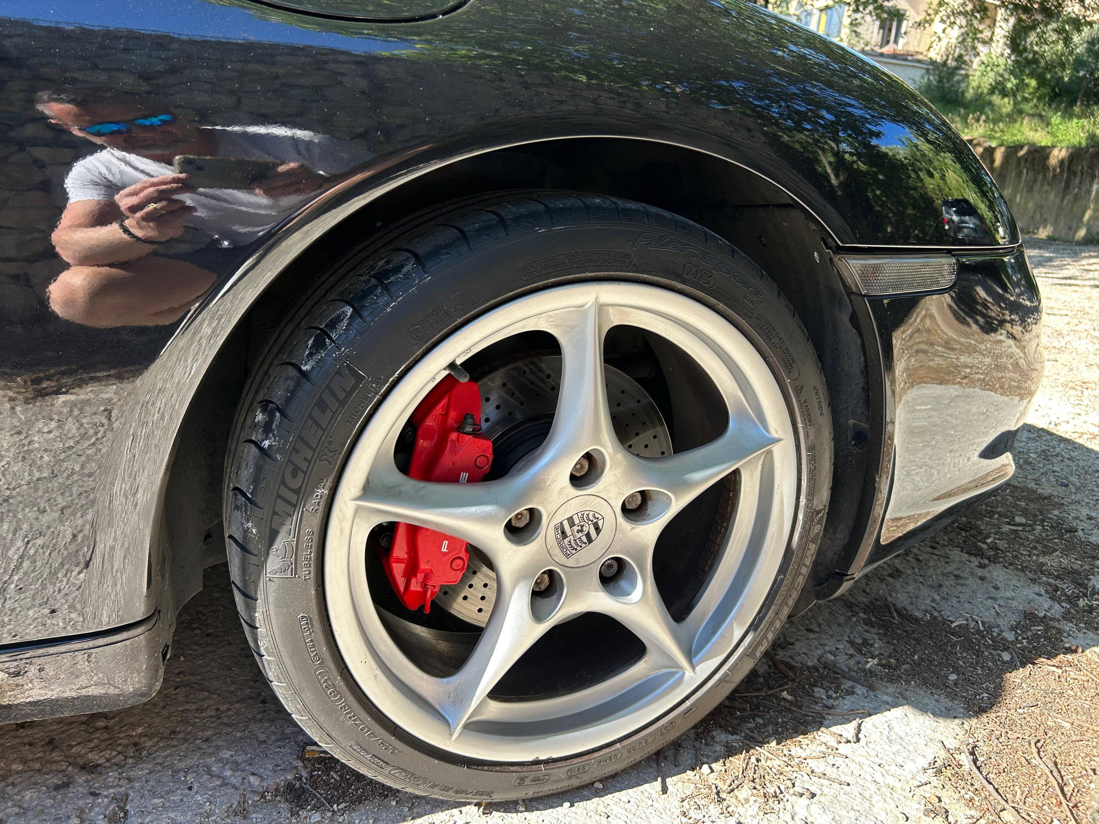 PORSCHE 911