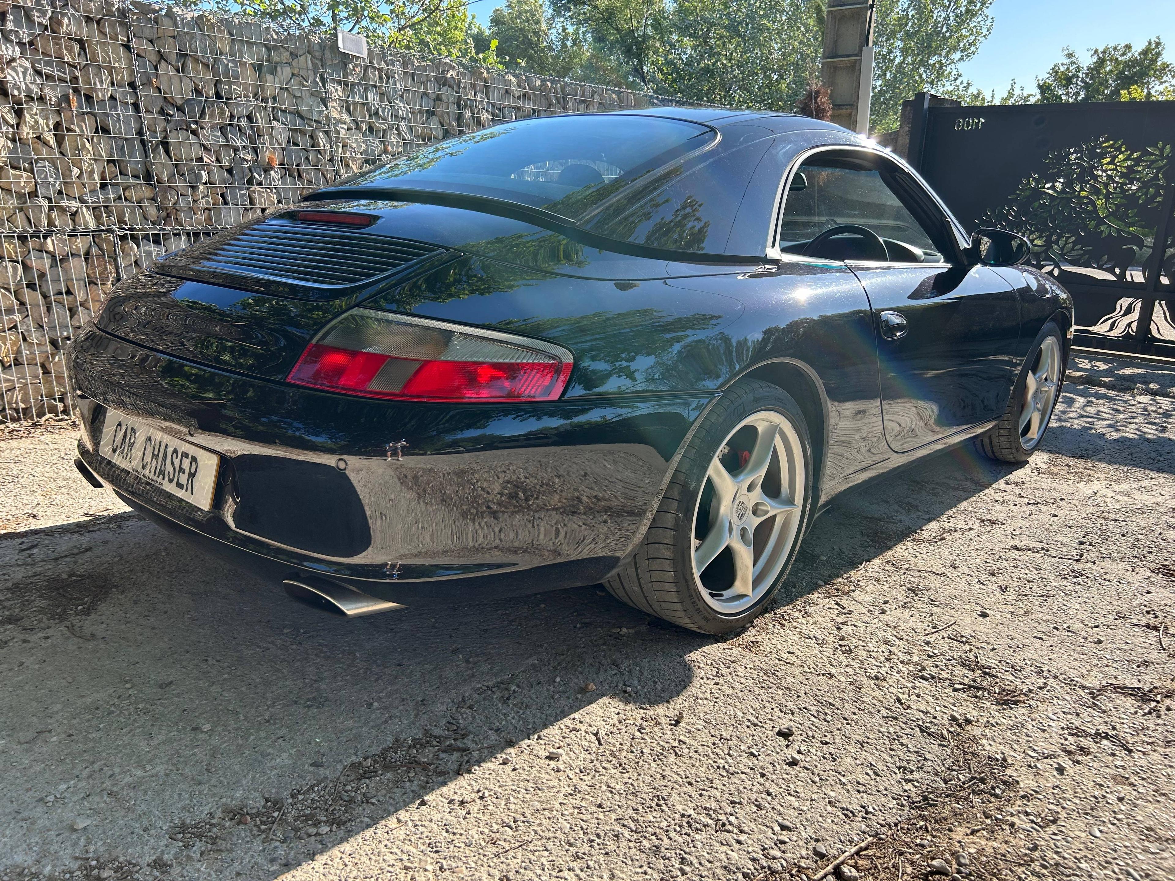 PORSCHE 911