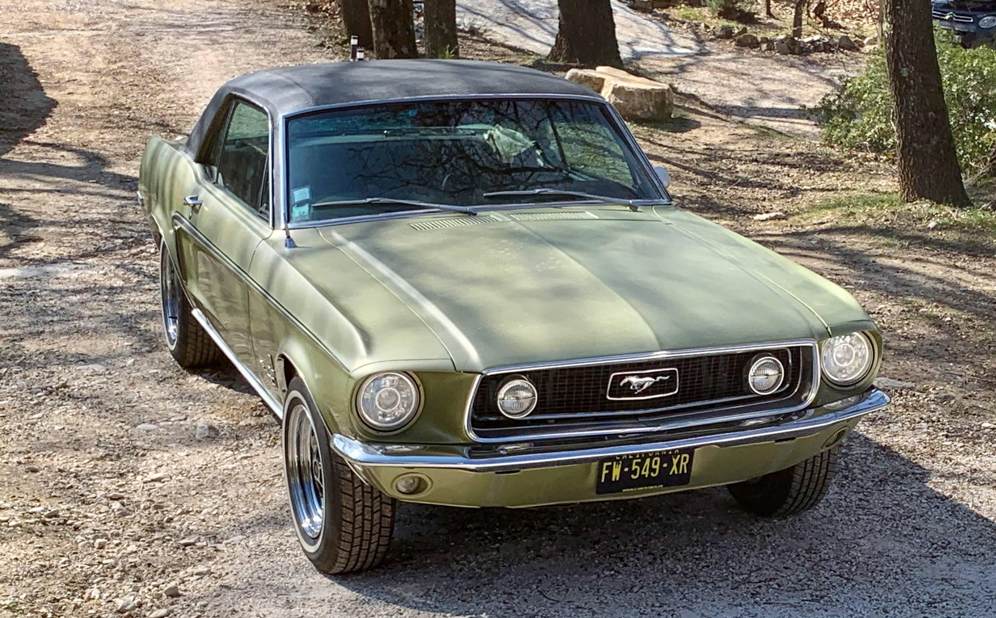 FORD MUSTANG CONVERTIBLE