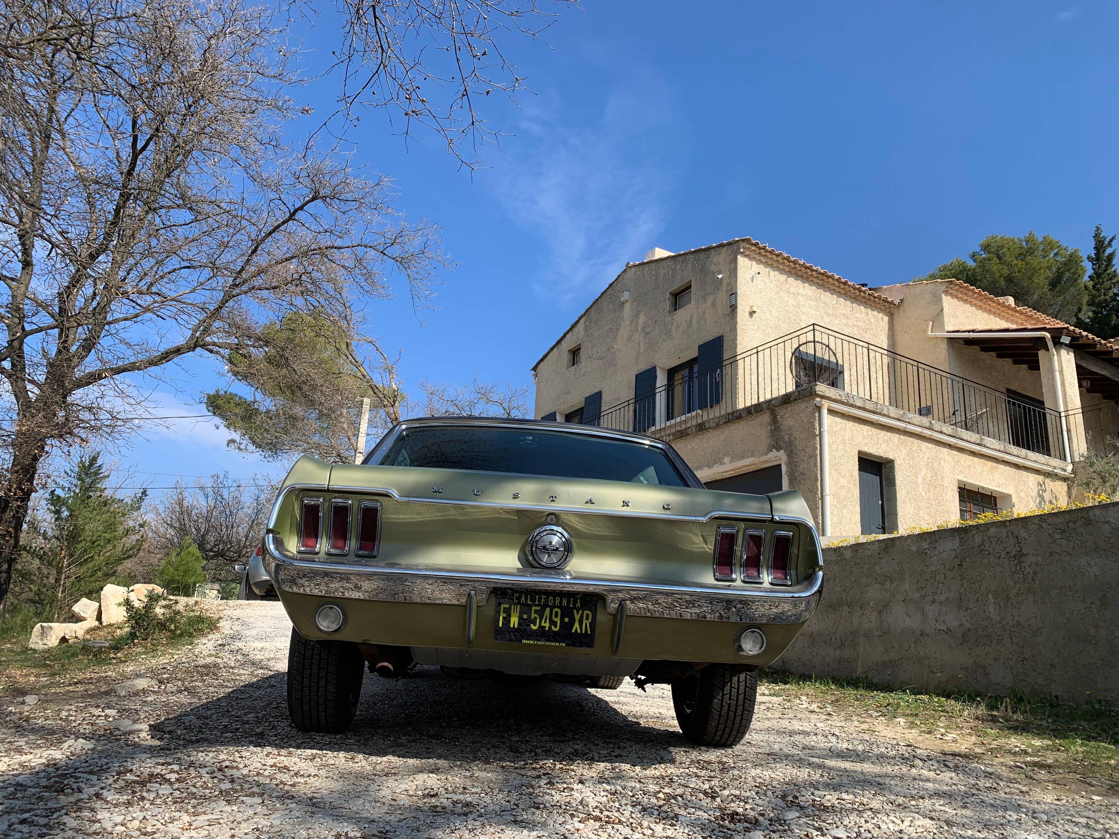FORD MUSTANG CONVERTIBLE
