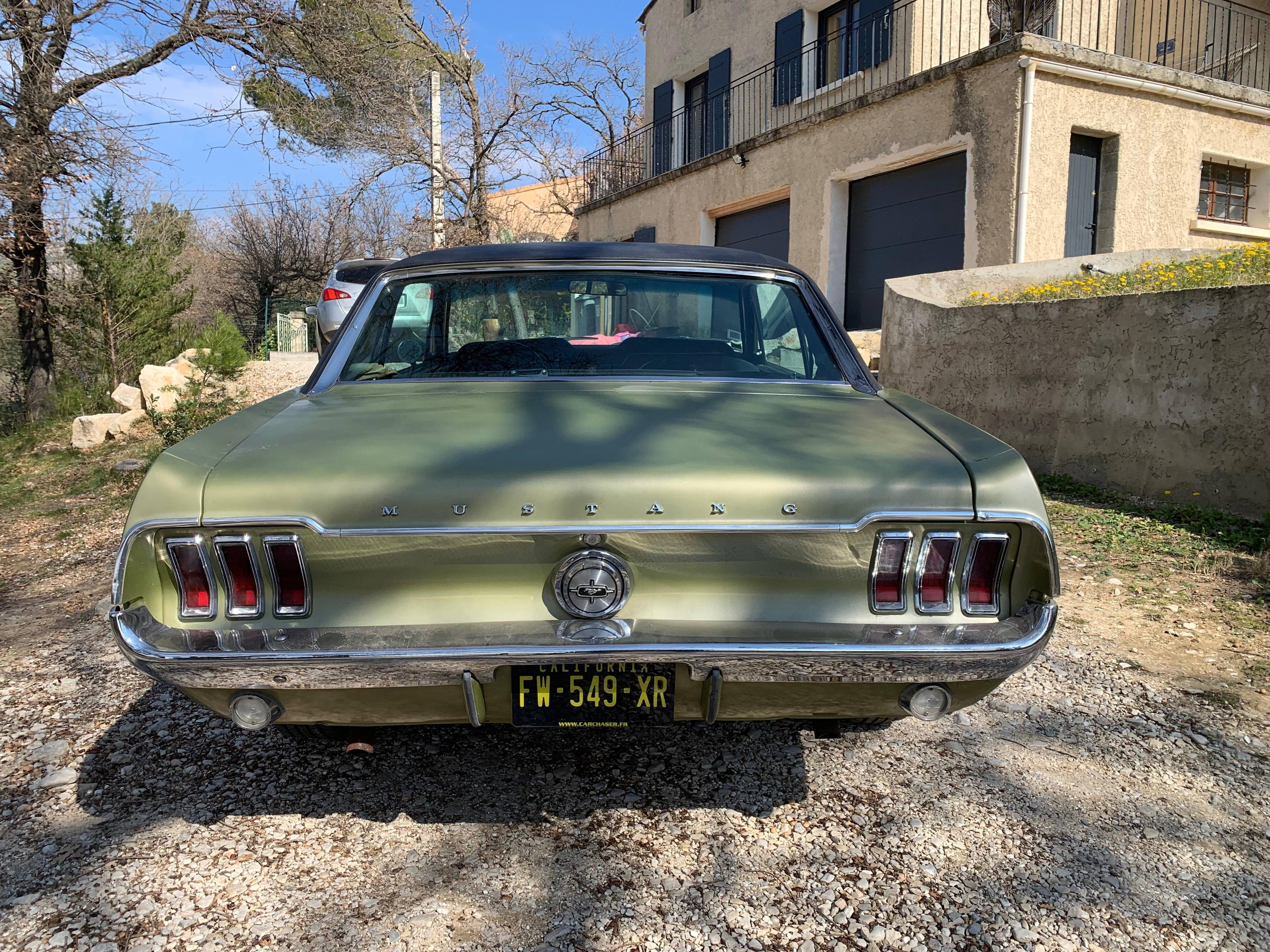 FORD MUSTANG CONVERTIBLE